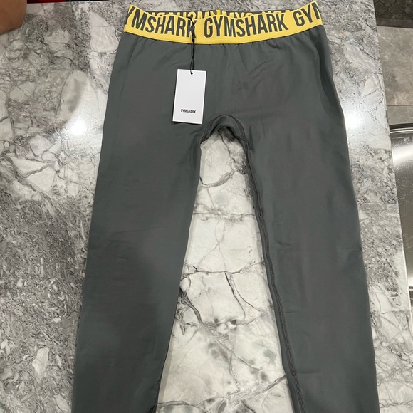 New Gymshark Leggings - Picture 2 of 3